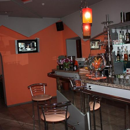 באקה Hotel Gostynnyi Dvir מראה חיצוני תמונה